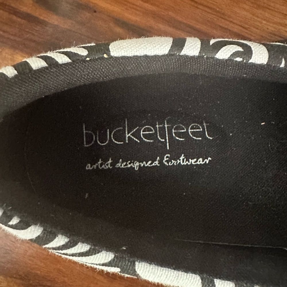 Bucketfeet sneakers, sz 8 - Picture 4 of 5